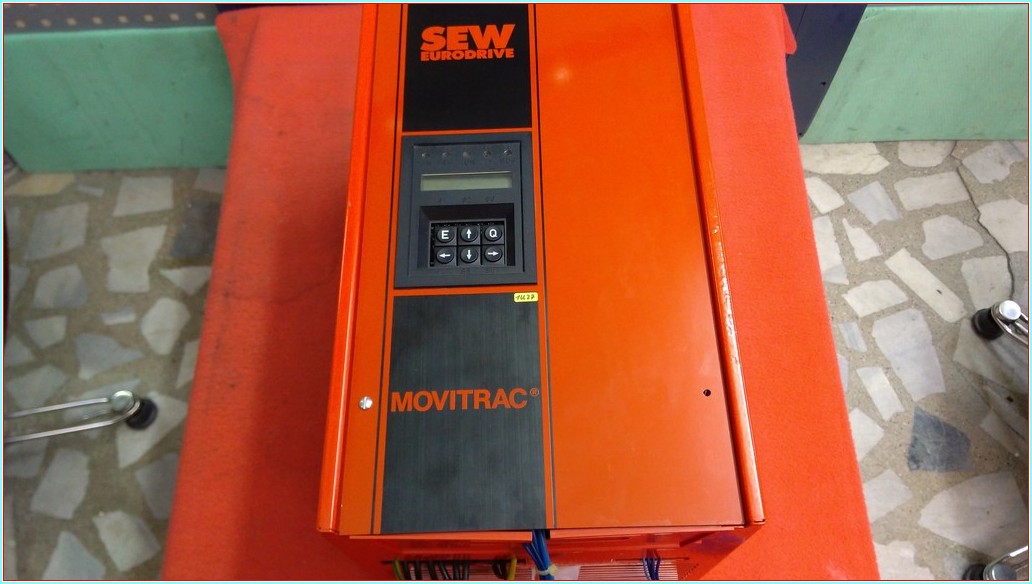 SEW EURODRIVE 3011-403-4-00 16KVA FREKANS ARTTIRICI